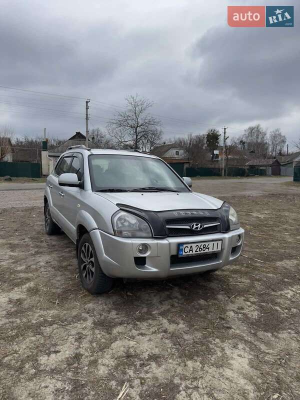 Позашляховик / Кросовер Hyundai Tucson 2012 в 