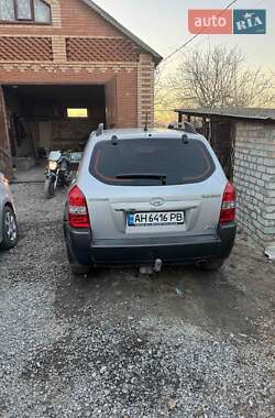 Позашляховик / Кросовер Hyundai Tucson 2012 в 