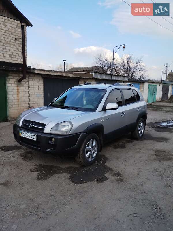 Внедорожник / Кроссовер Hyundai Tucson 2005 в 