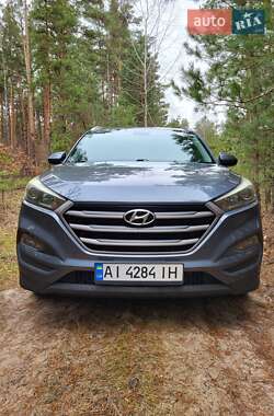 Внедорожник / Кроссовер Hyundai Tucson 2015 в 