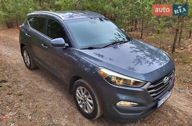 Внедорожник / Кроссовер Hyundai Tucson 2015 в 