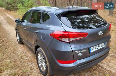 Внедорожник / Кроссовер Hyundai Tucson 2015 в 