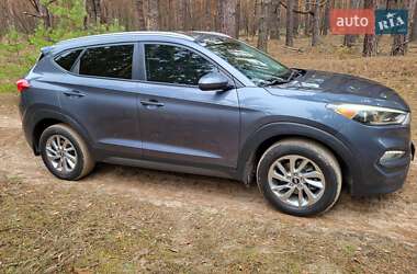 Внедорожник / Кроссовер Hyundai Tucson 2015 в 