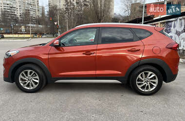 Внедорожник / Кроссовер Hyundai Tucson 2017 в 
