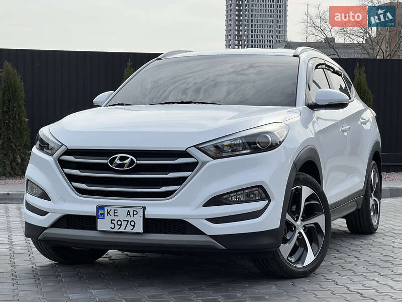 Внедорожник / Кроссовер Hyundai Tucson 2016 в 