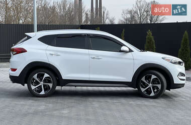 Внедорожник / Кроссовер Hyundai Tucson 2016 в 