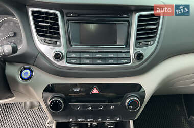 Внедорожник / Кроссовер Hyundai Tucson 2016 в 