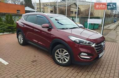 Позашляховик / Кросовер Hyundai Tucson 2016 в 