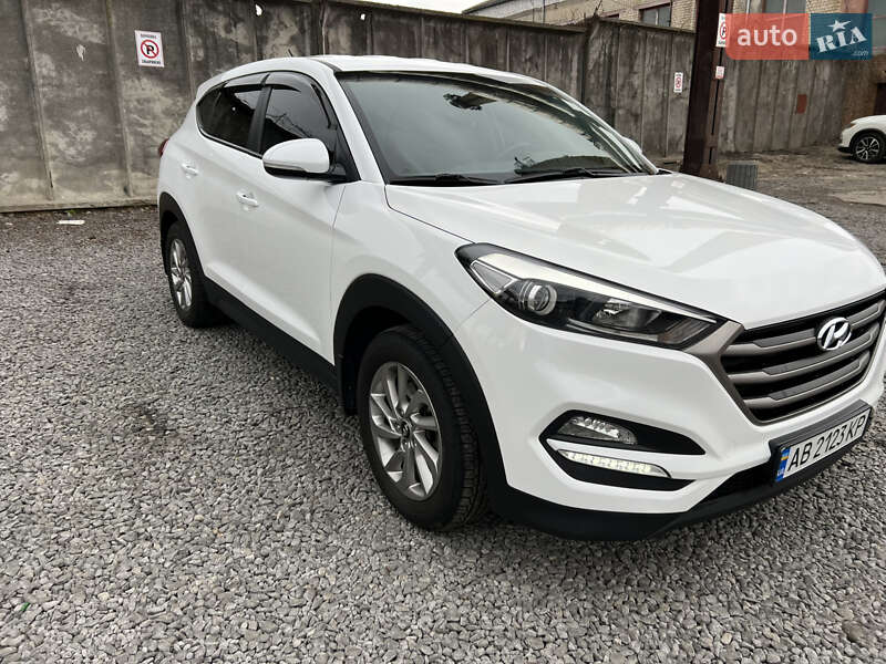 Внедорожник / Кроссовер Hyundai Tucson 2017 в 