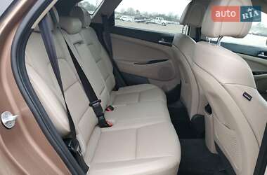 Позашляховик / Кросовер Hyundai Tucson 2016 в 