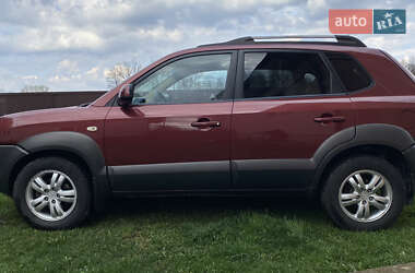 Внедорожник / Кроссовер Hyundai Tucson 2006 в 