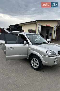 Позашляховик / Кросовер Hyundai Tucson 2006 в 