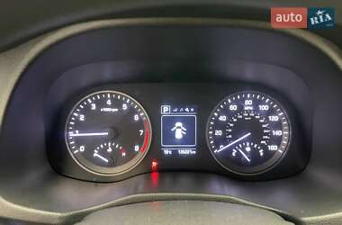 Внедорожник / Кроссовер Hyundai Tucson 2015 в 