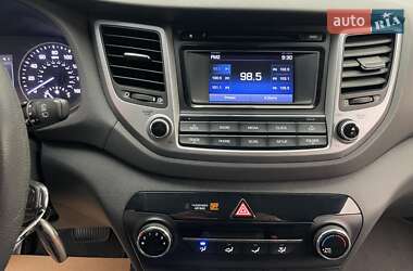 Внедорожник / Кроссовер Hyundai Tucson 2015 в 