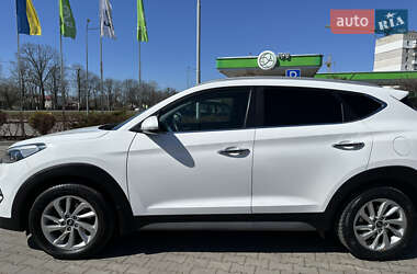 Внедорожник / Кроссовер Hyundai Tucson 2017 в 