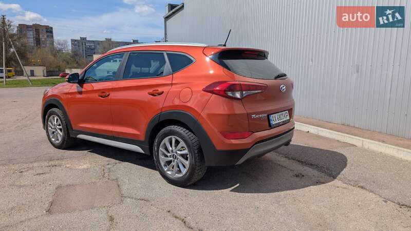 Позашляховик / Кросовер Hyundai Tucson 2016 в Харкові