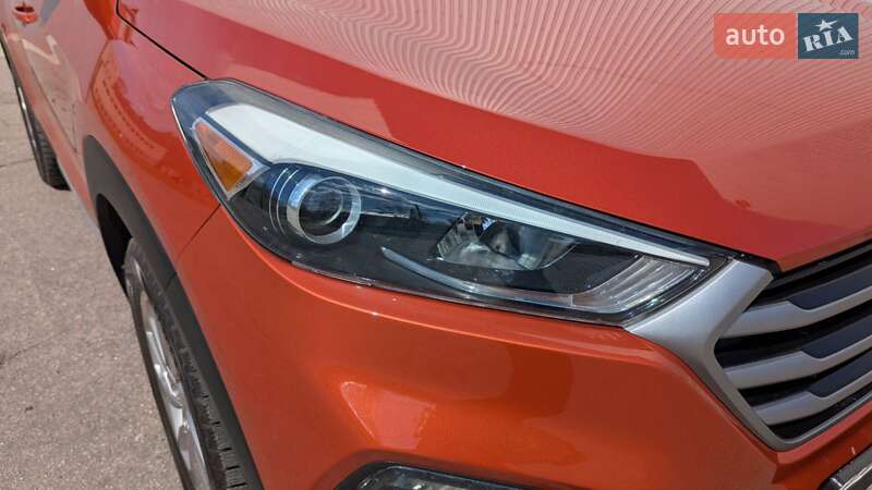 Позашляховик / Кросовер Hyundai Tucson 2016 в Харкові