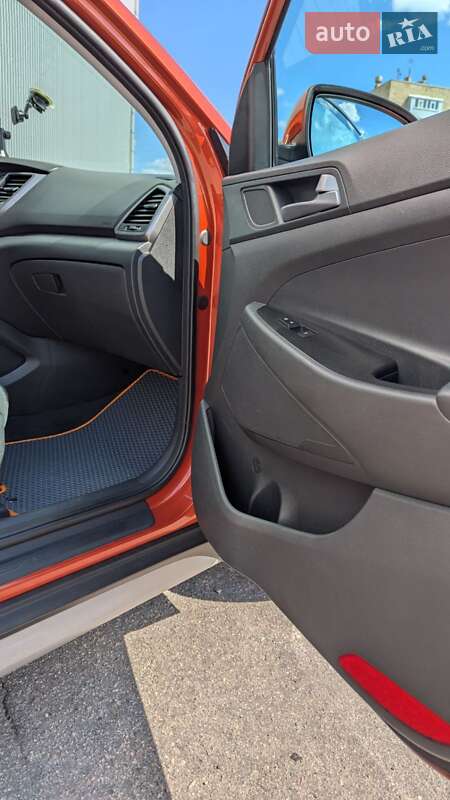 Позашляховик / Кросовер Hyundai Tucson 2016 в Харкові