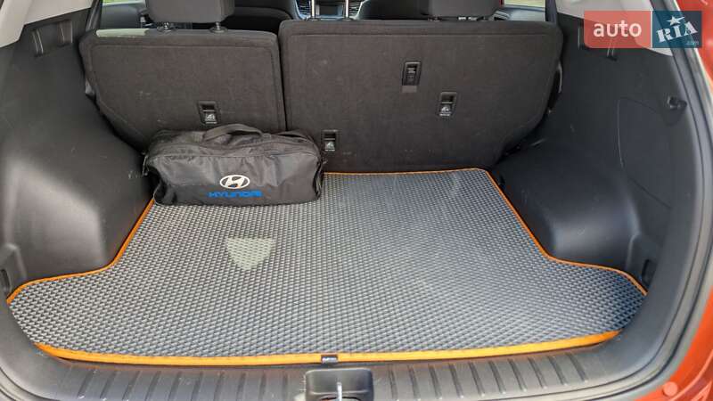 Позашляховик / Кросовер Hyundai Tucson 2016 в Харкові