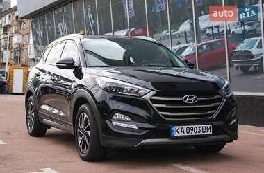Внедорожник / Кроссовер Hyundai Tucson 2015 в 