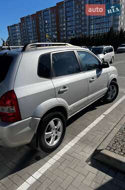 Позашляховик / Кросовер Hyundai Tucson 2006 в 