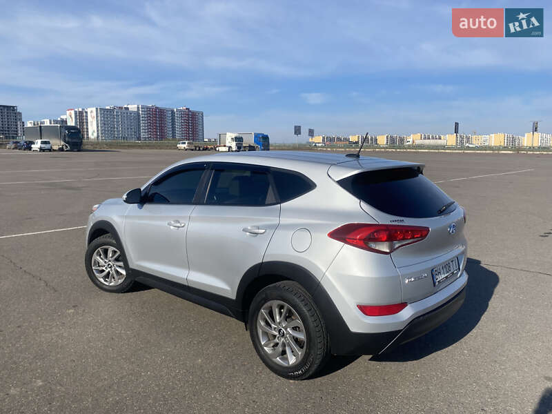 Позашляховик / Кросовер Hyundai Tucson 2016 в Одесі