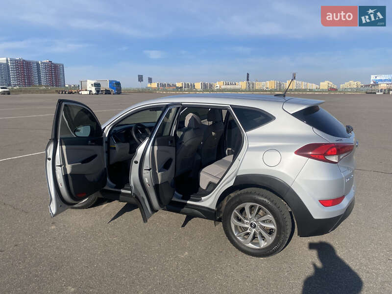 Позашляховик / Кросовер Hyundai Tucson 2016 в Одесі