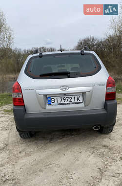 Внедорожник / Кроссовер Hyundai Tucson 2010 в 