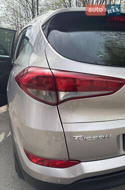Позашляховик / Кросовер Hyundai Tucson 2017 в 