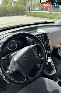 Внедорожник / Кроссовер Hyundai Tucson 2005 в 