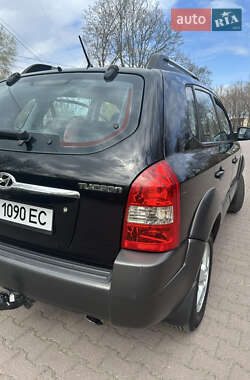 Внедорожник / Кроссовер Hyundai Tucson 2005 в 
