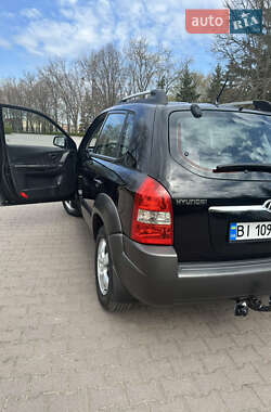 Внедорожник / Кроссовер Hyundai Tucson 2005 в 