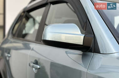 Внедорожник / Кроссовер Hyundai Tucson 2009 в 