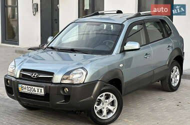 Внедорожник / Кроссовер Hyundai Tucson 2009 в 