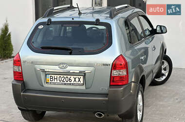 Внедорожник / Кроссовер Hyundai Tucson 2009 в 