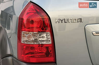 Внедорожник / Кроссовер Hyundai Tucson 2009 в 