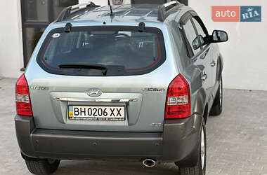 Внедорожник / Кроссовер Hyundai Tucson 2009 в 