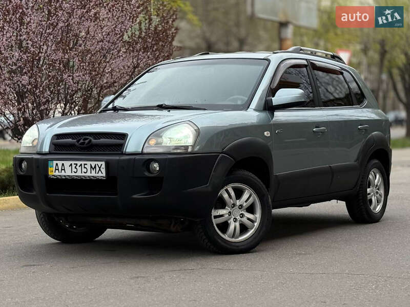 Внедорожник / Кроссовер Hyundai Tucson 2006 в 