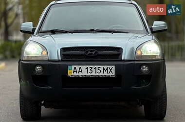 Внедорожник / Кроссовер Hyundai Tucson 2006 в 