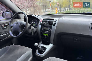 Внедорожник / Кроссовер Hyundai Tucson 2006 в 