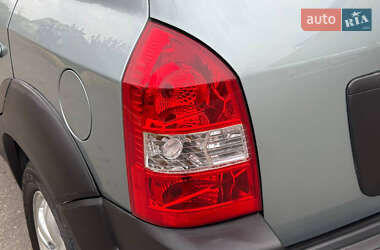 Внедорожник / Кроссовер Hyundai Tucson 2006 в 