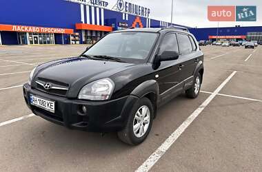 Внедорожник / Кроссовер Hyundai Tucson 2009 в 