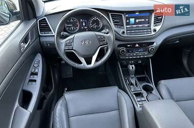 Позашляховик / Кросовер Hyundai Tucson 2016 в 