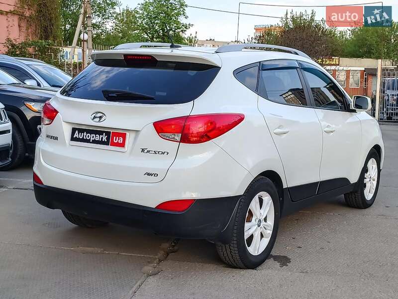 Внедорожник / Кроссовер Hyundai Tucson 2010 в Харькове