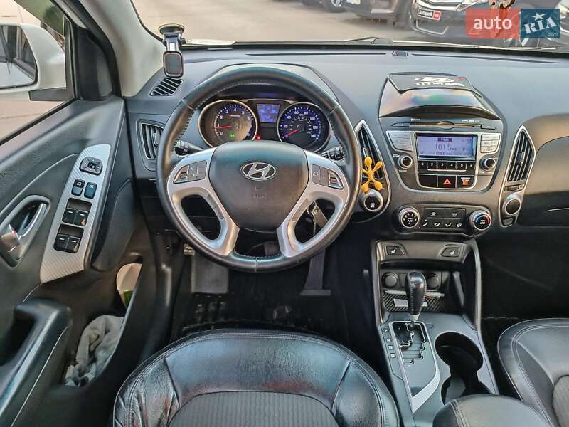 Внедорожник / Кроссовер Hyundai Tucson 2010 в Харькове