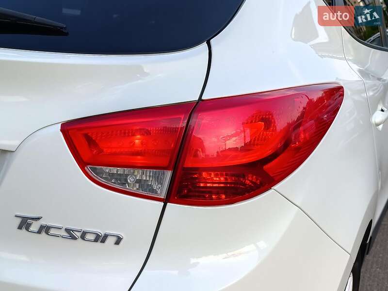 Внедорожник / Кроссовер Hyundai Tucson 2010 в Харькове
