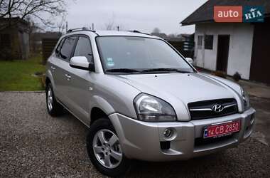 Внедорожник / Кроссовер Hyundai Tucson 2009 в 