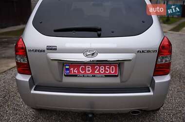 Внедорожник / Кроссовер Hyundai Tucson 2009 в 