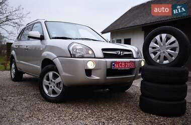 Внедорожник / Кроссовер Hyundai Tucson 2009 в 