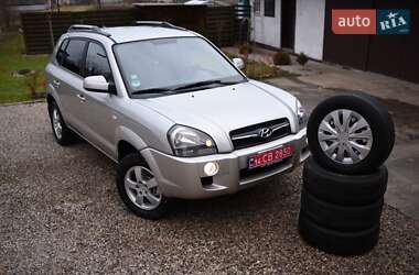 Внедорожник / Кроссовер Hyundai Tucson 2009 в 
